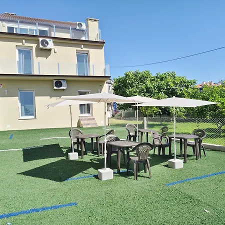 דירה Pes Na Area 02 *